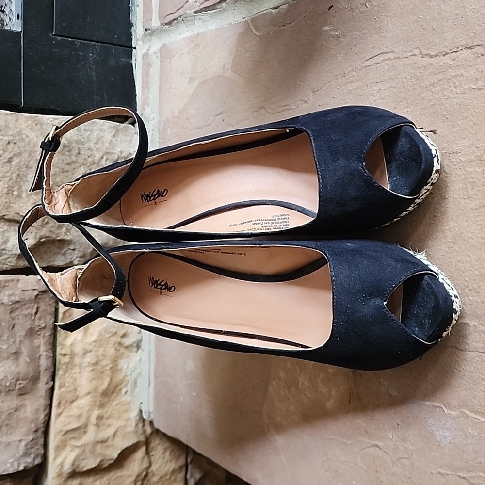 Massimo wedge healed ankle strap espadrille suede pumps size 10.